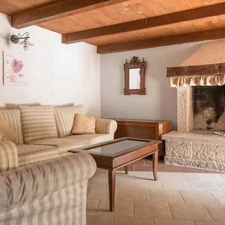Дом отдыха Holiday House Rose *