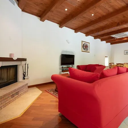 Holiday House Rose Дом отдыха Gracisce