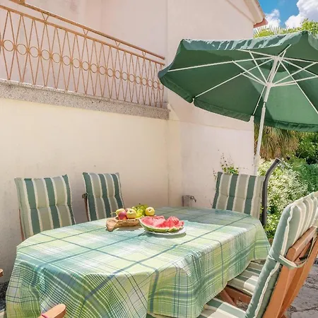 Дом отдыха Holiday House Rose