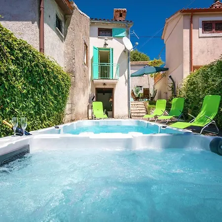 بيت للعطل Holiday House Rose *