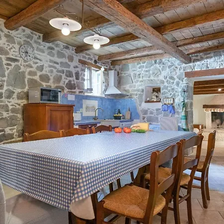 Holiday House Rose بيت للعطل Gračišće